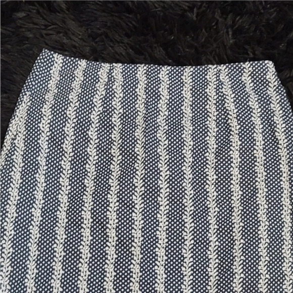 🖤 Talbots Pencil Skirt🖤 - Picture 4 of 6